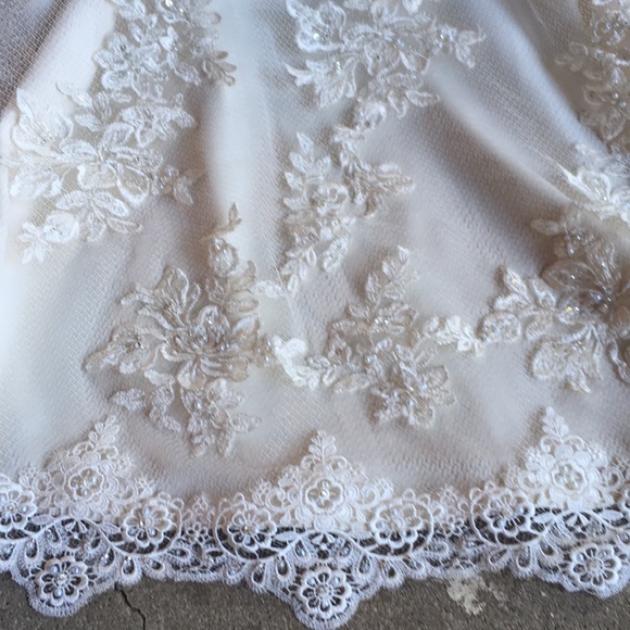 π Allure Couture C207 - Picture 6 of 8